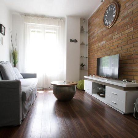 בודפשט Standard Apartment By Hi5 - Nagymezo 11 מראה חיצוני תמונה