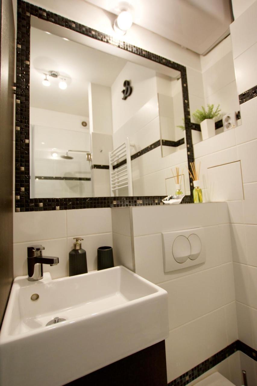 בודפשט Standard Apartment By Hi5 - Nagymezo 11 מראה חיצוני תמונה