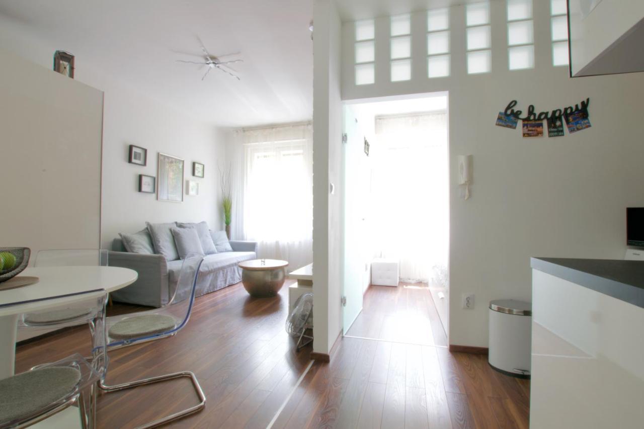 בודפשט Standard Apartment By Hi5 - Nagymezo 11 מראה חיצוני תמונה